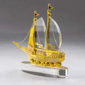 Golden Boat-Shaped Memento in Metal with Glass Base - Image 3